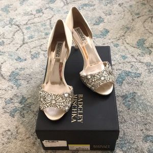 Badgley Mischka Maria d’Orsay Pumps 👠